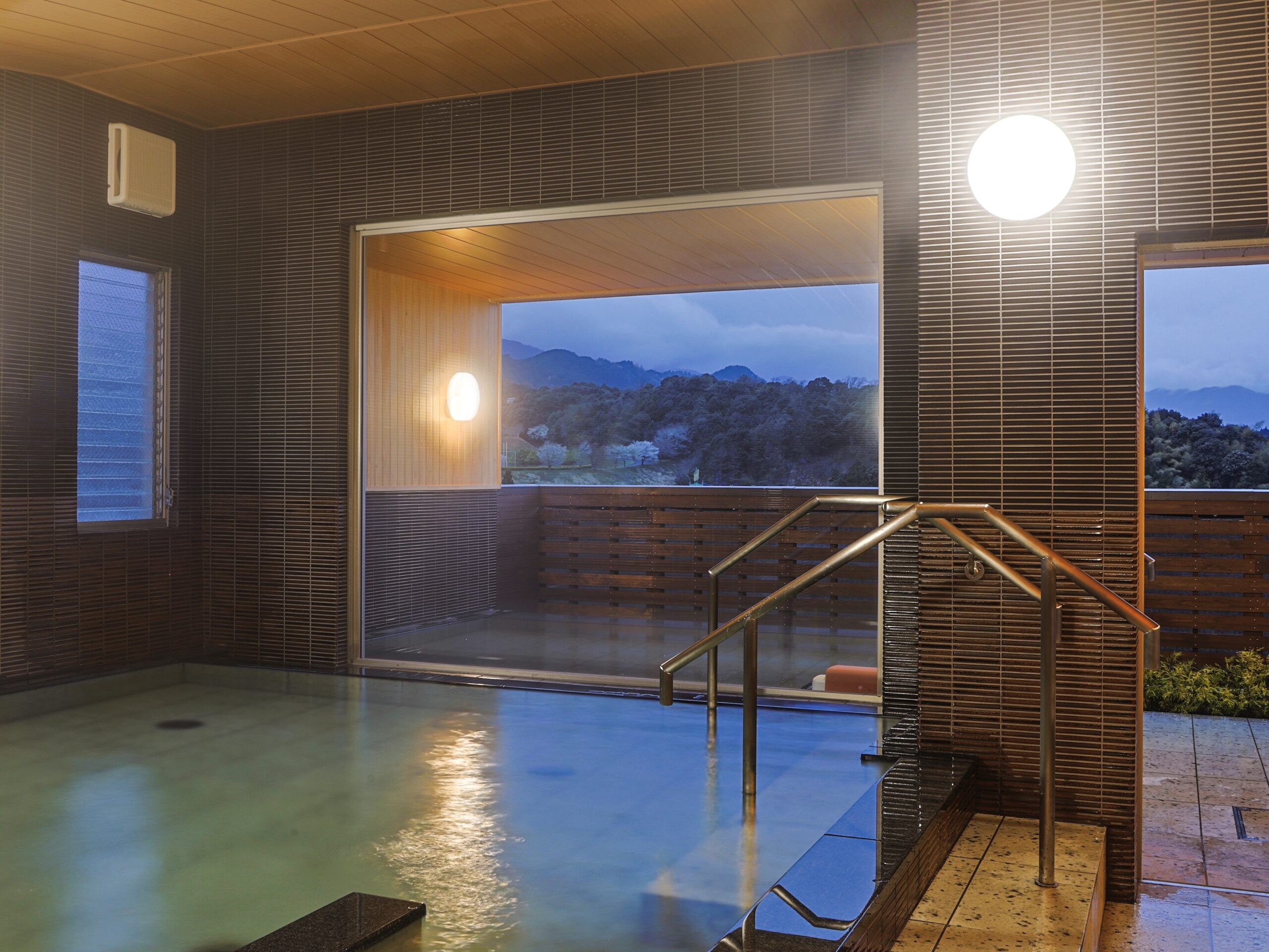 【1２月】日帰り入浴営業日のご案内